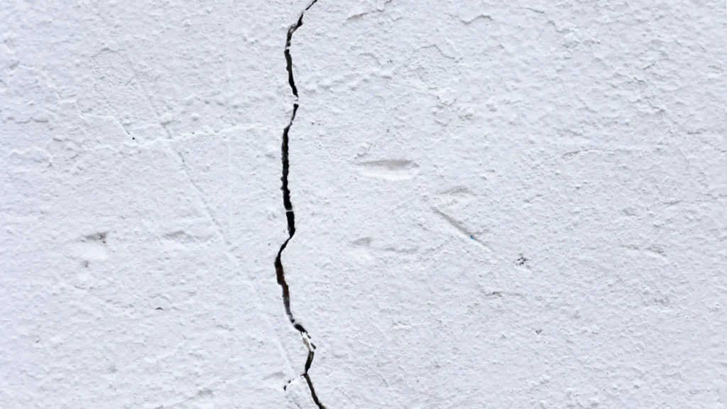 Wall crack